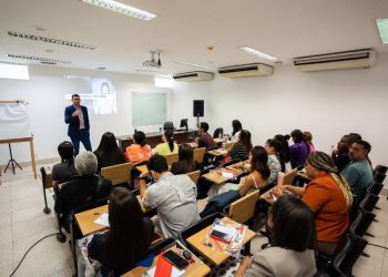 Escola do Legislativa promove curso sobre educação financeira