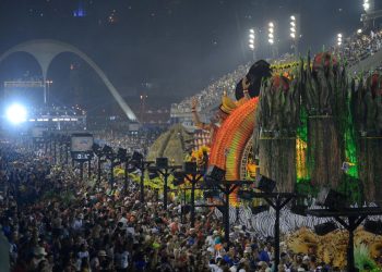 Senado reconhece escolas de samba como manifestação cultural
