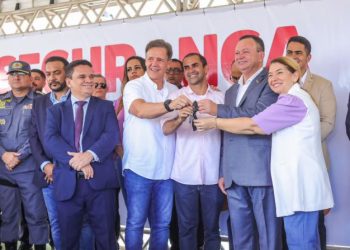 Iracema Vale destaca importância de investimentos na segurança em ato de entrega de viaturas