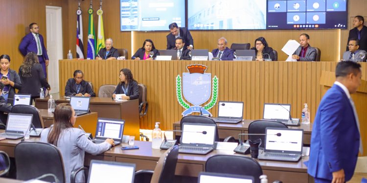 Câmara aprova 13 Projetos de Lei em redação final