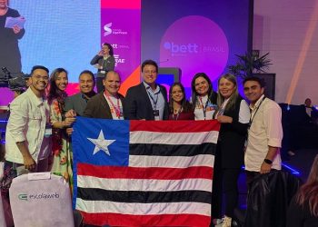 Felipe Camarão prestigia Prêmio Educador Transformador, em São Paulo, e parabeniza professores do Maranhão