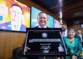 Sessão solene na Câmara celebra os 100 dias do governo Brandão