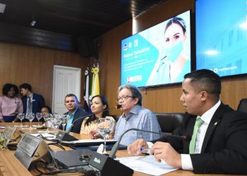 Câmara realiza painel temático em alusão à Semana Brasileira de Enfermagem
