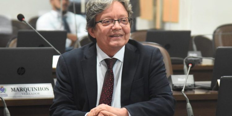 Dr. Gutemberg quer instituir obrigatoriedade de brigada de incêndio em shoppings e hipermercados