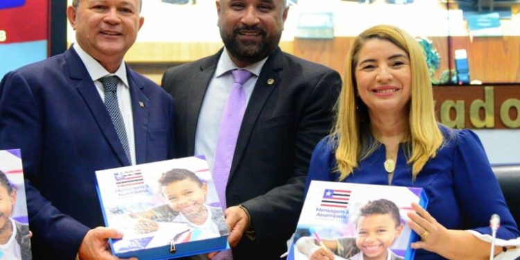 Proposições conjuntas de Iracema Vale e Roberto Costa visam melhorias para Barreirinhas