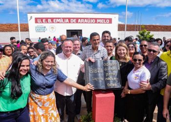 Iracema Vale prestigia entrega de obras nas festividades do aniversário de Urbano Santos