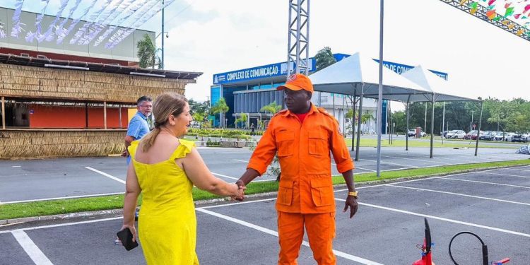 Presidente Iracema Vale confere detalhes da estrutura do Arraial da Assembleia’