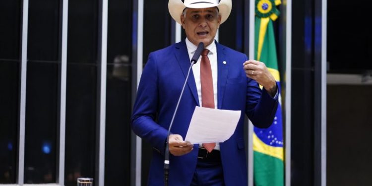 Projeto prevê desconto em passagem de ônibus interestadual para famílias de área rural