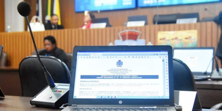 Câmara aprova projetos de lei nas temáticas direito do idoso, discriminação e fake news