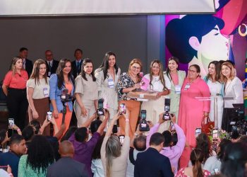 Iracema Vale e Daniella entregam equipamentos para Procuradorias da Mulher de Câmaras Municipais