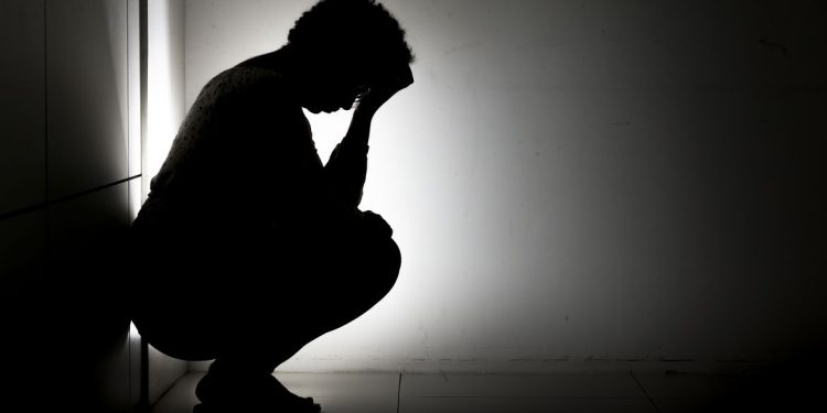 Estudo alerta para alta incidência de suicídio na adolescência