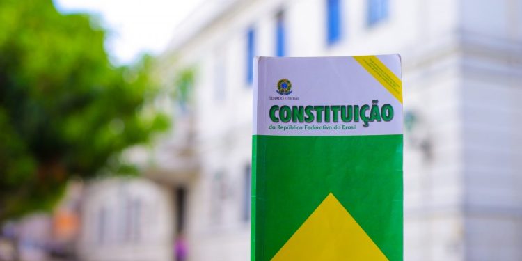 Vereadores repercutem 35 anos da Constituição Federal