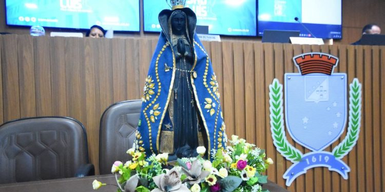 Câmara de São Luís recebe a visita da padroeira do Brasil