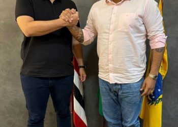 Paulo Victor recebe visita do secretário de Assuntos Municipalistas e reforça parceria entre poderes
