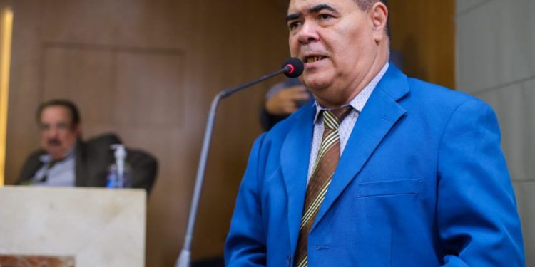 Vereador Astro de Ogum critica secretário de cultura por falta de diálogo com a Câmara Municipal