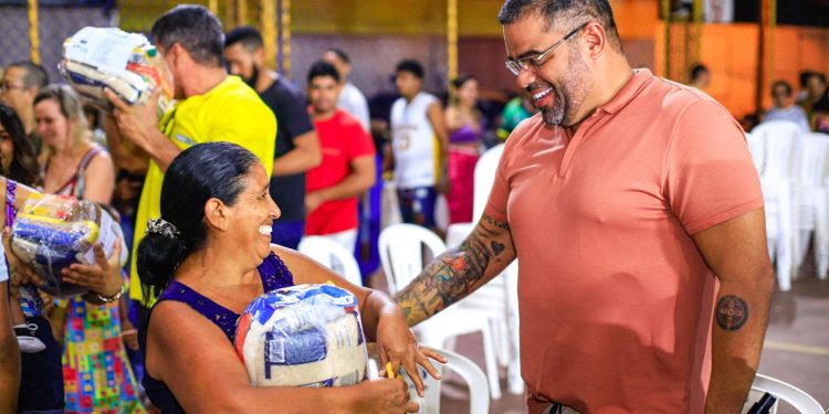 “Cesta de PoVo” beneficia milhares de famílias no bairro Aurora