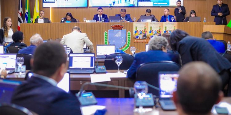 Na semana do 8 de março, Câmara aprova projetos que beneficiam as mulheres