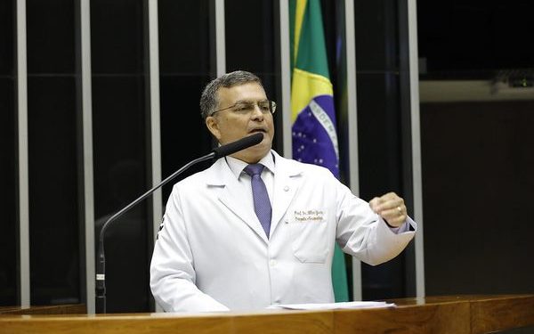 Projeto de Lei propõe renda mínima para quebradeiras de coco babaçu no Maranhão: Entenda os detalhes