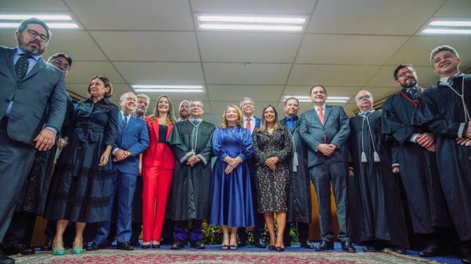 Iracema Vale prestigia cerimônia de posse do novo presidente do TRE-MA