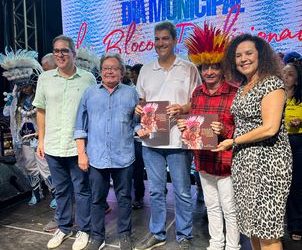 Dr. Gutemberg é homenageado pelos Blocos Tradicionais