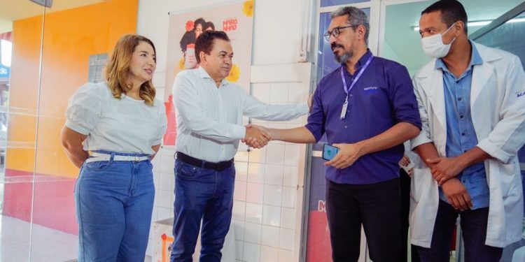 Iracema Vale incentiva doação de leite materno em visita à Maternidade de Alta Complexidade do Maranhão