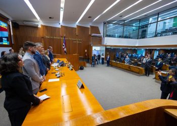 Assembleia Legislativa faz minuto de silêncio em homenagem ao jornalista Djalma Rodrigues