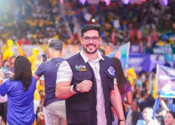 Na mega convenção realizada ontem (21) no ginásio Castelinho, Júlio Gonçalves teve sua candidatura a vereador de São Luís pelo Partido Liberal homologada, juntamente com o candidato a prefeito do PSB, Duarte Júnior