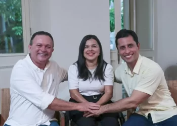 Brandão ignora encontro do PT e anuncia vice de Duarte Jr. antecipadamente