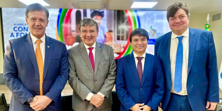 Secretário da Semcas, Júnior Vieira, tem reunião com o Ministro do Desenvolvimento Social, Wellington Dias