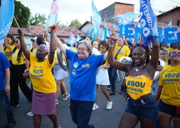 Dr. Gutemberg arrasta multidão de apoiadores pelas ruas do Coroadinho
