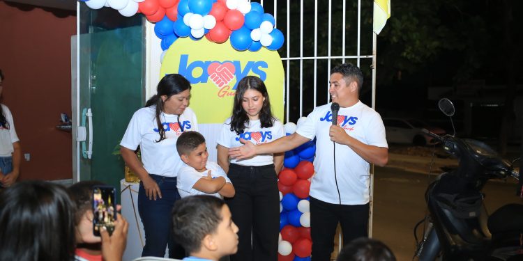 Candidato à vereador de Ribamar inaugura comitê com Culto de Ação de Graça
