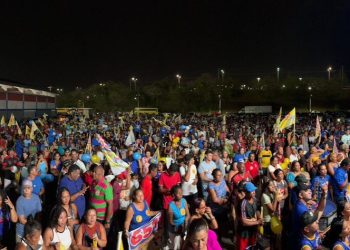 Cerca de 10 mil pessoas recepcionam Astro de Ogum e Duarte Júnior na Vila Palmeira