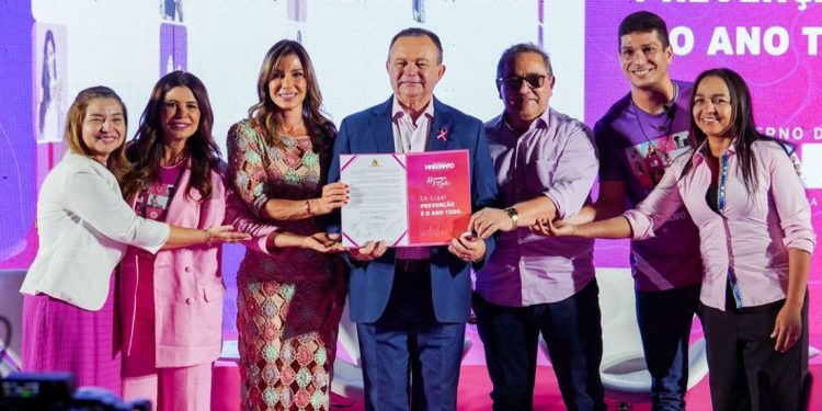 Iracema Vale prestigia ação estadual alusiva ao ‘Outubro Rosa’