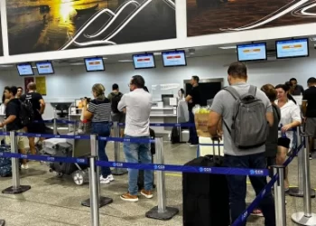 Projeto permite transferência de bilhete aéreo e correção de nome de passageiro