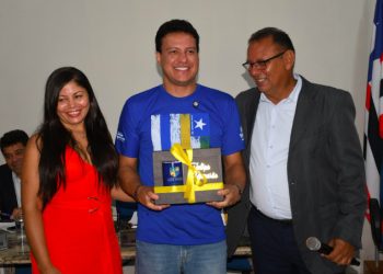 Felipe Camarão recebe Título de Cidadão Bacelarense e participa de inauguração de Creche no Município