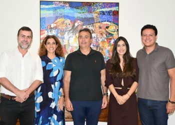 Marcelo Freixo e desembargador Ney Bello fazem visita de cortesia a Felipe Camarão