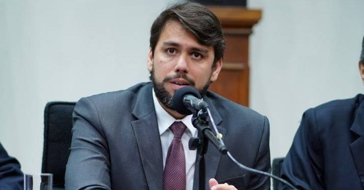 Indefinição política trava nomeação de Pedro Lucas para pasta das Comunicações