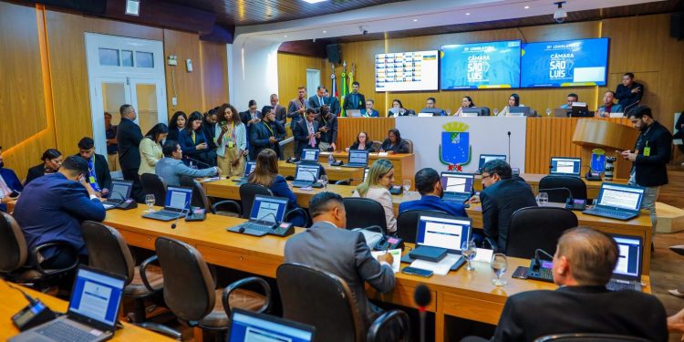 Vereadores fazem novas solicitações para melhorar a educação na capital