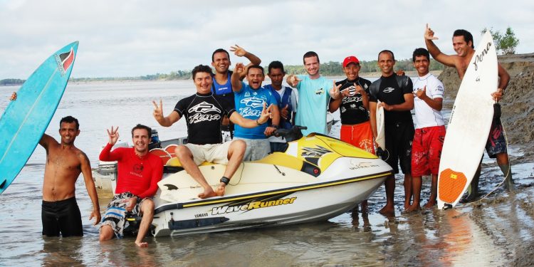 Exposição fotográfica sobre surf na pororoca será aberta nesta sexta-feira em São Luís