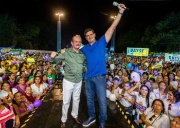 Folia Vira Palanque: Gesto de Natércio Expõe Racha Político com Dr. Julinho