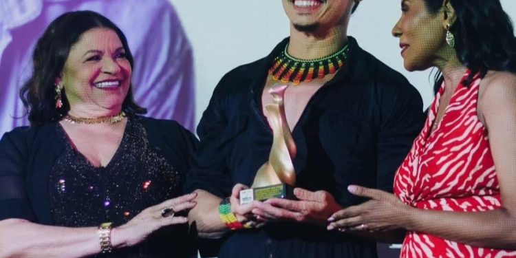 Sob o comando de Zefinha Bentivi, Guarnicê exalta a cultura brasileira em São Luís