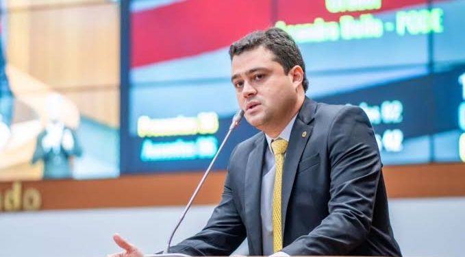 Deputado acusa Brandão de relançar programa criado por Flávio Dino