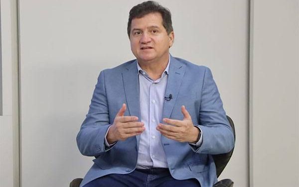 Simplício Araújo explica decisão de deixar emissora: “Consciência tranquila”