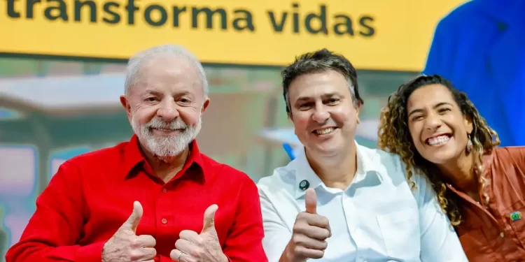 Lula lança Carteira Nacional Docente e anuncia novas universidades em evento do Dia do Professor