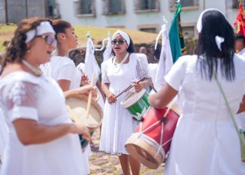 Caixeiras do Divino de Alcântara levam tradição cultural ao Centro Histórico de São Luís