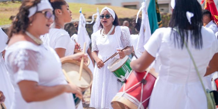 Caixeiras do Divino de Alcântara levam tradição cultural ao Centro Histórico de São Luís