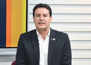Felipe Camarão contesta cenário eleitoral que indica empate entre Luiz Inácio Lula da Silva e Jair Bolsonaro no Maranhão
