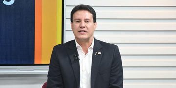 Felipe Camarão contesta cenário eleitoral que indica empate entre Luiz Inácio Lula da Silva e Jair Bolsonaro no Maranhão