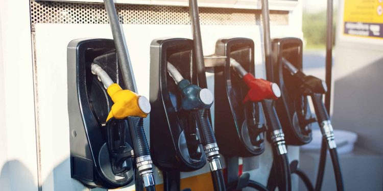 Projeto para reduzir preço da gasolina é freado por base governista no Maranhão