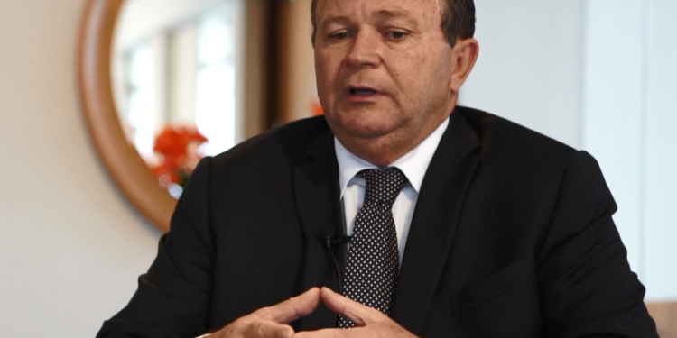 Sem consenso, grupo de Brandão enfrenta impasses na corrida eleitoral no Maranhão